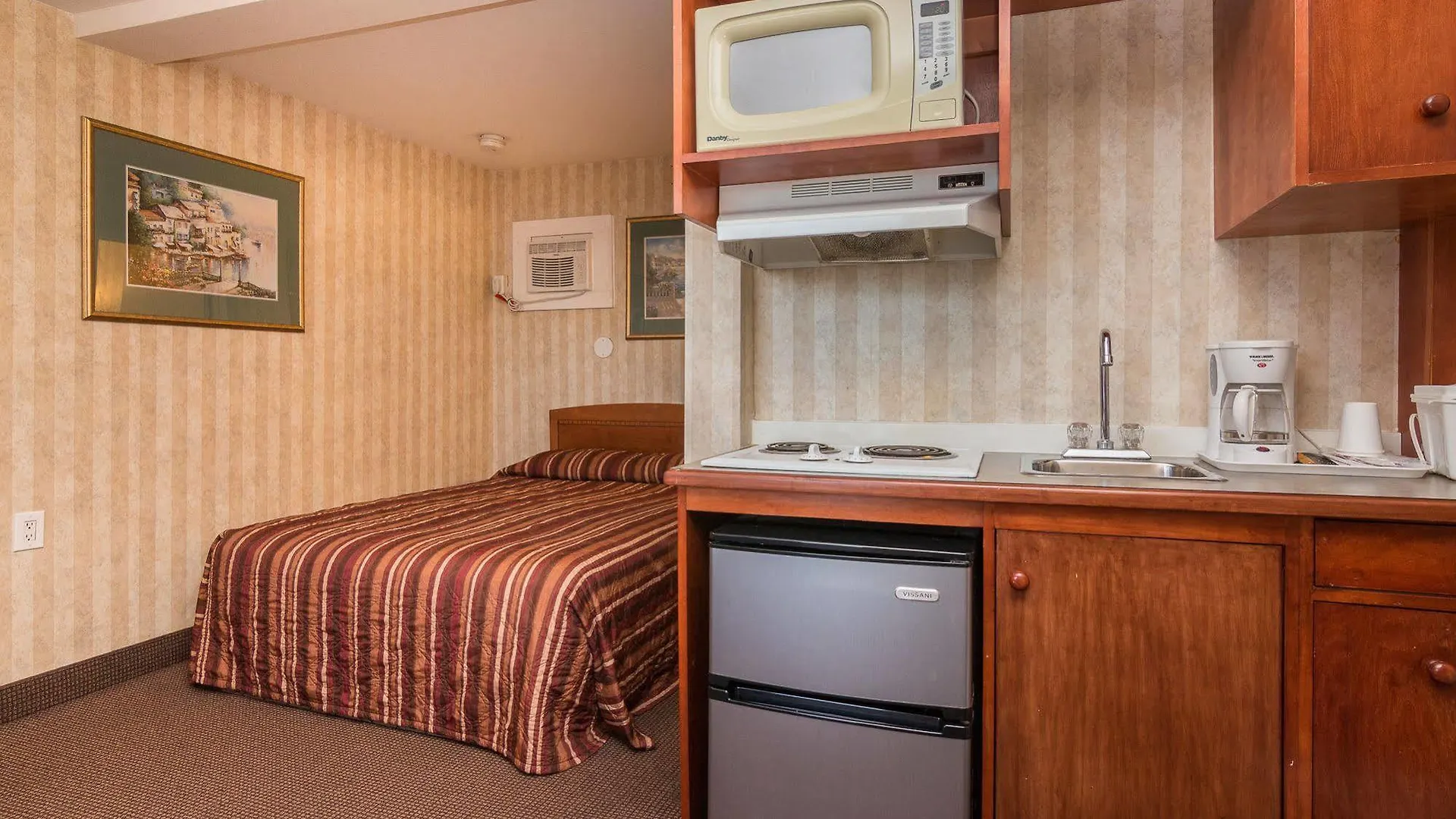 Canadas Best Value Inn Chinook Station Calgary 2*,